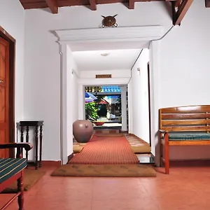 Toms Old Mansion Bed & Breakfast